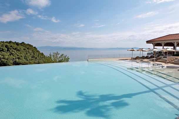 Cora Hotel & Spa Resort