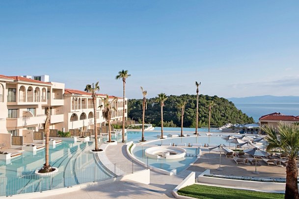 Cora Hotel & Spa Resort