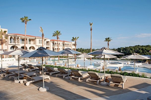 Cora Hotel & Spa Resort