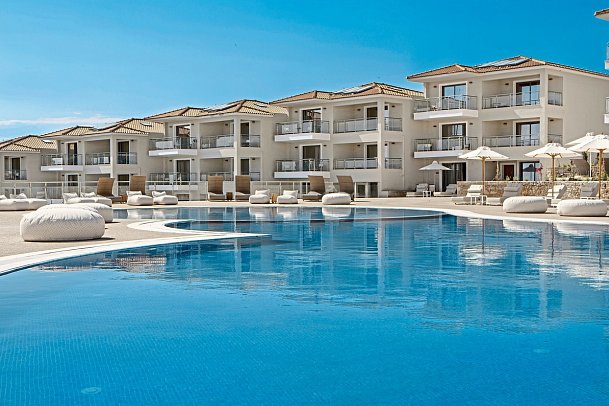 Ajul Luxury Hotel & Spa Resort