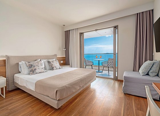 Ammon Zeus Luxury Beach Hotel - Wohnbeispiel Suite Meeresfront (Zimmercodierung WBO)