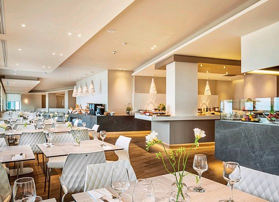 Ammon Zeus Luxury Beach Hotel