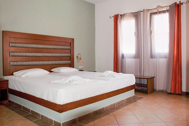 Amari Studios & Appartements - Wohnbeispiel Apt. 1 Schlafzimmer Poolblick (Zimmercodierung ABP)