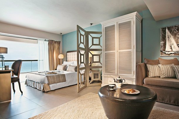 Sani Beach - Wohnbeispiel Juniorsuite Meerblick (Zimmercodierung JBM)
