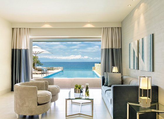 Sani Club - Wohnbeispiel Bungalowsuite 2 SZ Privat Pool Strandfront (Zimmercodierung BBO)