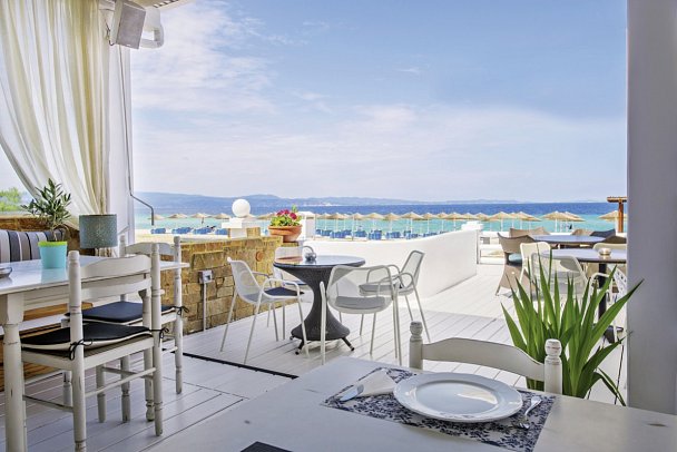 Antigoni Seaside Resort