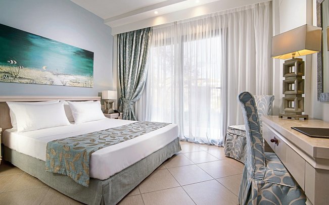 Flegra Palace - Wohnbeispiel Doppelzimmer Gartenblick (Zimmercodierung DBG)