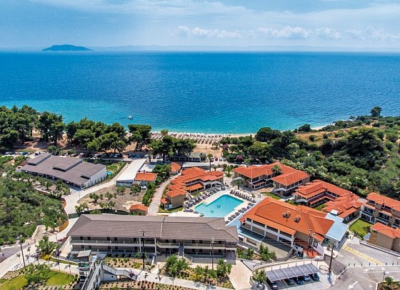 Lagomandra Beach Hotel
