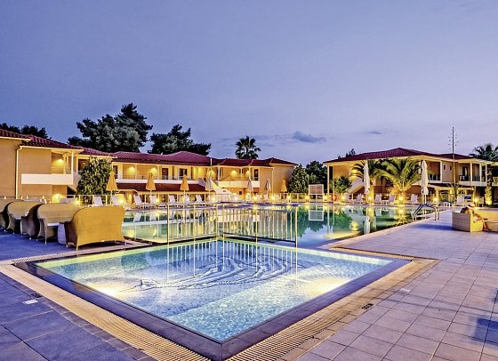 Lagomandra Beach Hotel