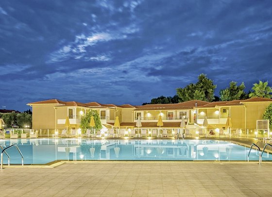 Lagomandra Beach Hotel