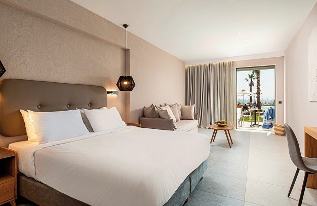 Portes Lithos Luxury Resort - Wohnbeispiel Juniorsuite Meeresfront (Zimmercodierung JBO)