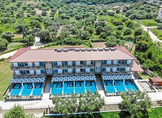 Royal Hotel and Suites