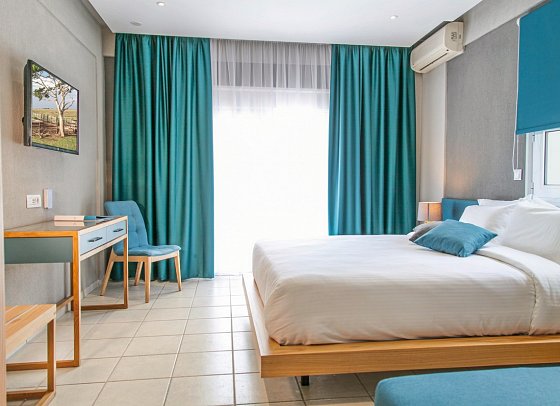 Royal Hotel and Suites - Wohnbeispiel Studio Deluxe Poolblick (Zimmercodierung SDP)
