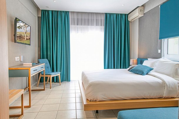 Royal Hotel and Suites - Wohnbeispiel Studio Deluxe Poolblick (Zimmercodierung SDP)