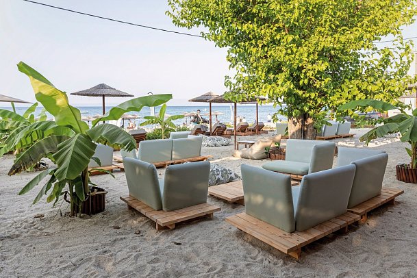 Royal Hotel and Suites - Olivo Beach-Bar