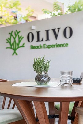 Royal Hotel and Suites - Olivo Beach-Bar