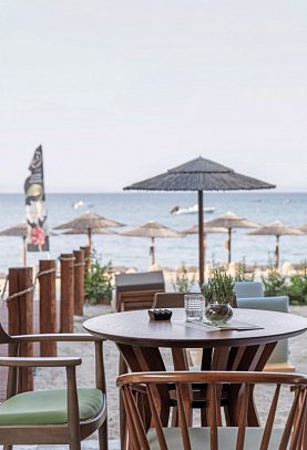 Royal Hotel and Suites - Olivo Beach-Bar