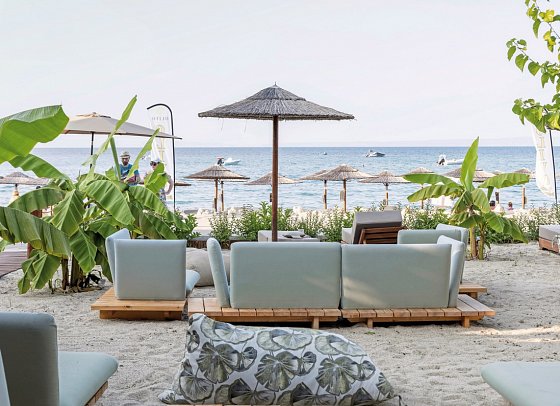 Royal Hotel and Suites - Olivo Beach-Bar