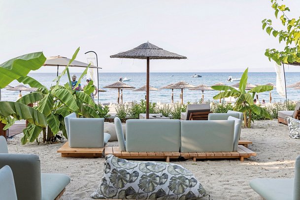 Royal Hotel and Suites - Olivo Beach-Bar