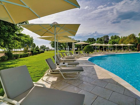 Olympian Bay Grand Resort