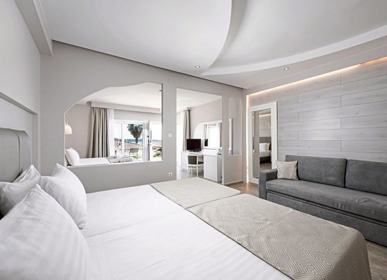 Hotel Alexandros Palace - Wohnbeispiel Familienzimmer Meerblick (Zimmercodierung FBM)