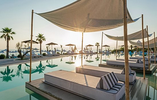 Blue Carpet Luxury Suites