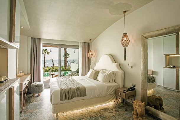 Blue Carpet Luxury Suites - Wohnbeispiel Suite Private Pool Seaview (Zimmercodierung WBR)