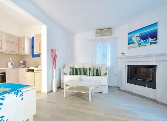 Limnionas Bay Village