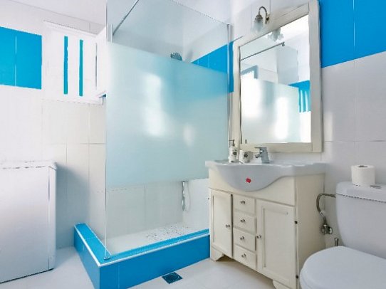 Limnionas Bay Village