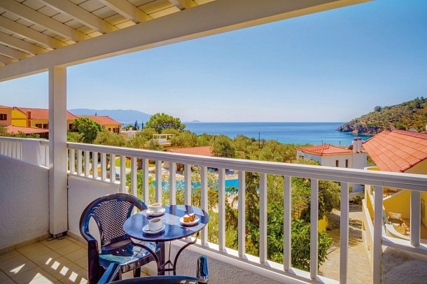 Limnionas Bay Village