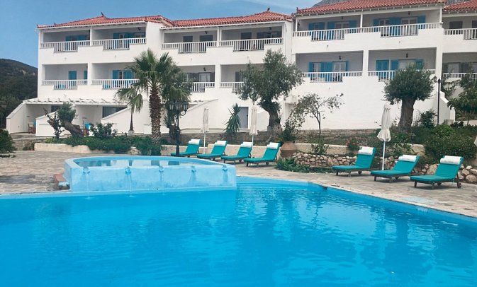 Limnionas Bay Village