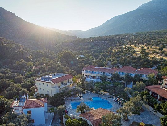 Limnionas Bay Village