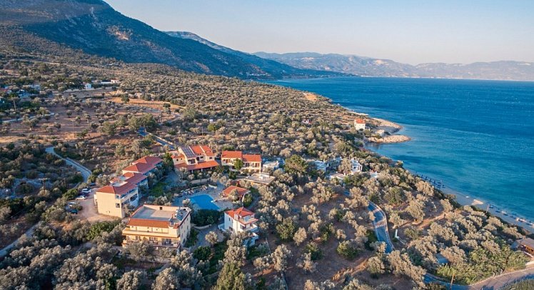 Limnionas Bay Village