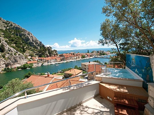 Villa Dvor - Wohnbeispiel Doppelzimmer Executive Meerblick (Zimmercodierung DTM)