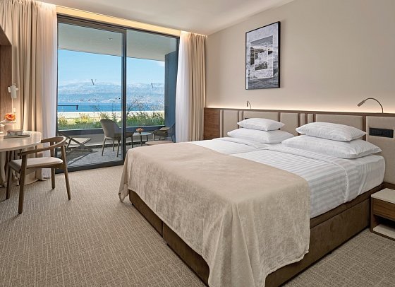 Grand Hotel View - Wohnbeispiel Doppelzimmer Superior seitl. Meerblick (Zimmercodierung DSN)