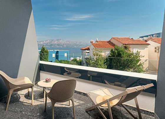 Grand Hotel View - Beispiel Balkon Doppelzimmer Superior seitl. Meerblick (Zimmercodierung DSN)