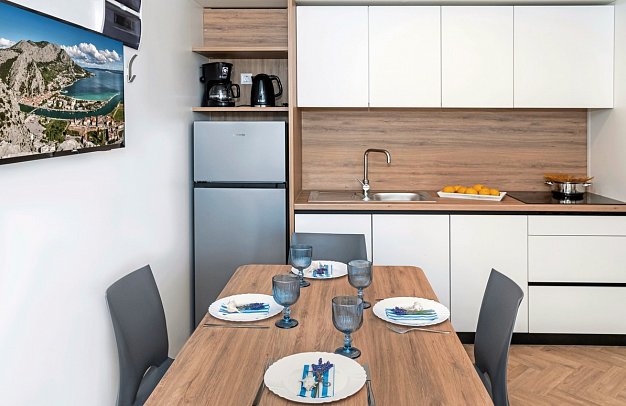 Camp Almissa - Wohnbeispiel MH Adria Mline 4+1 (C2) (Zimmercodierungen BB7, BB3, CB2, BM1 & CB3)