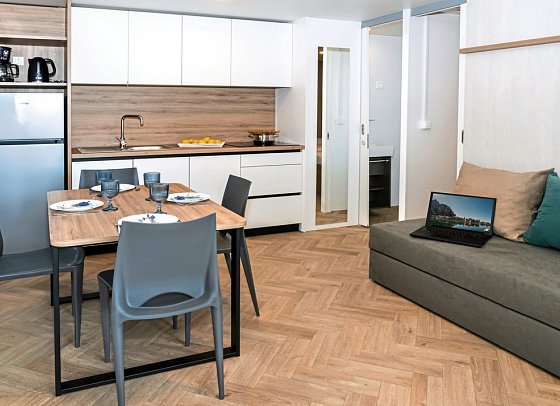 Camp Almissa - Wohnbeispiel Adria Superior (Zimmercodierungen BB7, BB3, CB2, BM1 & CB3)