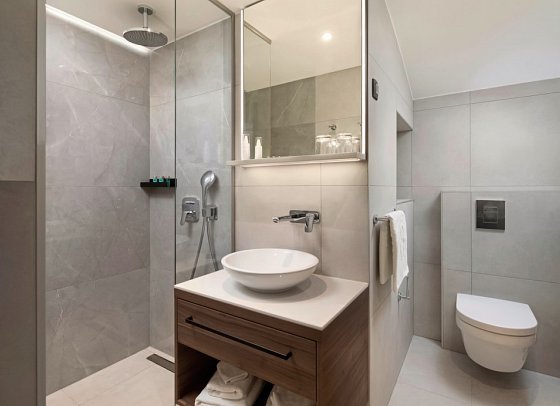 Boutique Hotel Noemia - Beispiel Bad Juniorsuite (Zimmercodierung JB1)