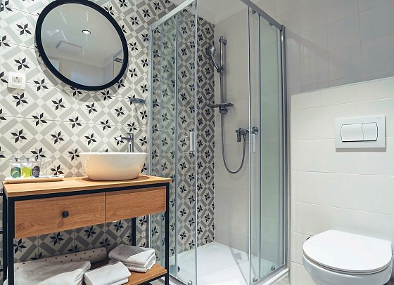 Morenia Beach Resort - Beispiel Bad Juniorsuite (Zimmercodierungen JBG & JBM)