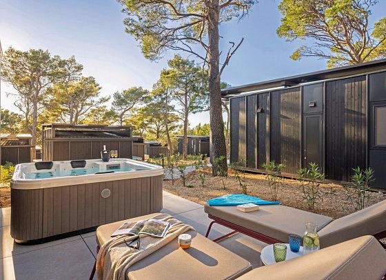 Pinadria Camping Resort - Beispiel Terrasse Mobilheim Premium Glamping Escape (Zimmercodierung CM2)