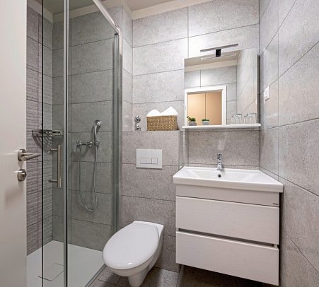 Holiday Resort Alemaris - Wohnbeispiel Familienzimmer Superior Nebengebäude (Zimmercodierung FSV)