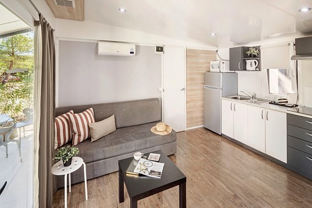 Watermann Beach Village Camp & Glamping - Wohnbeispiel Bungalow (Zimmercodierung BB1)