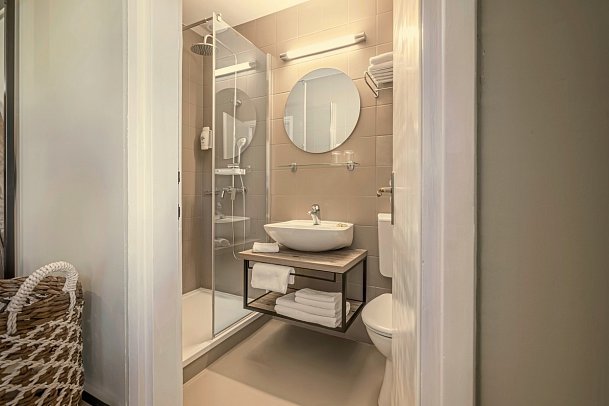 [PLACES] Hvar by Valamar - Beispiel Bad