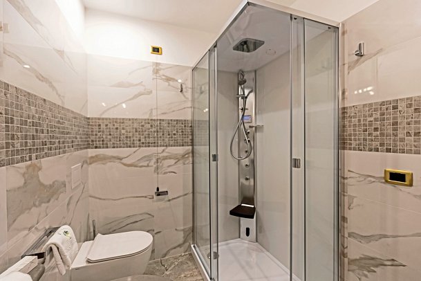 Santa Chiara - Badezimmer Beispiel (Zimmercodierung DSM)