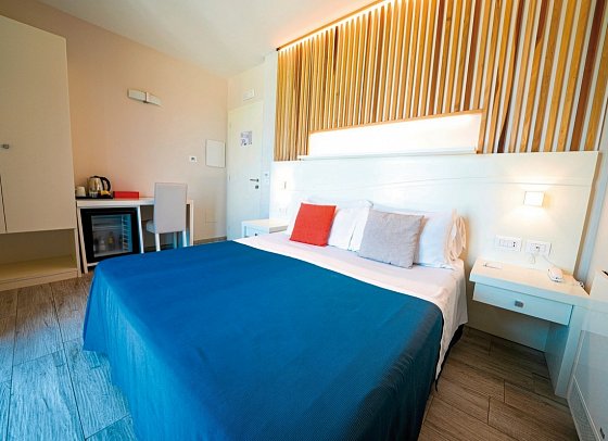 Sentido Michelizia Tropea Resort - Wohnbeispiel Doppelzimmer Meerblick (Zimmercodierung D1M)