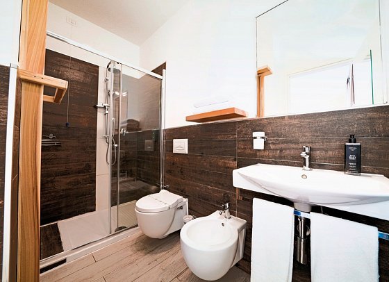 Sentido Michelizia Tropea Resort - Badezimmer Doppelzimmer Meerblick (Zimmercodierung D1M)