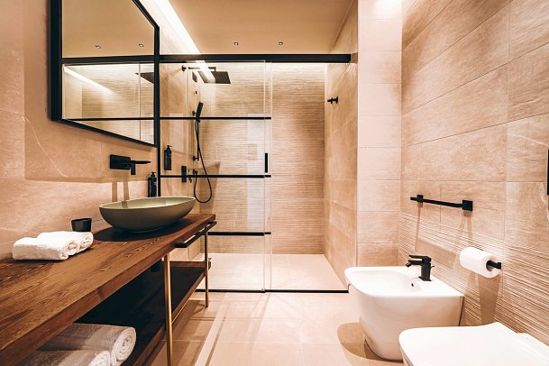 ananea Tropea Yachting Resort - Badezimmer (Zimmercodierung DB1)