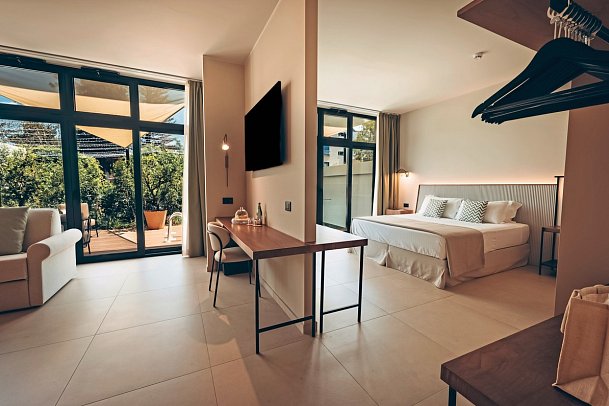 ananea Tropea Yachting Resort - Wohnbeispiel Suite Privatpool (Zimmercodierung W1R)