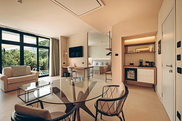 ananea Tropea Yachting Resort - Wohnbeispiel Suite Privatpool (Zimmercodierungen W1R & W2R)